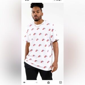 Nike Shirt Size XXL white all over print short sleeve pullover